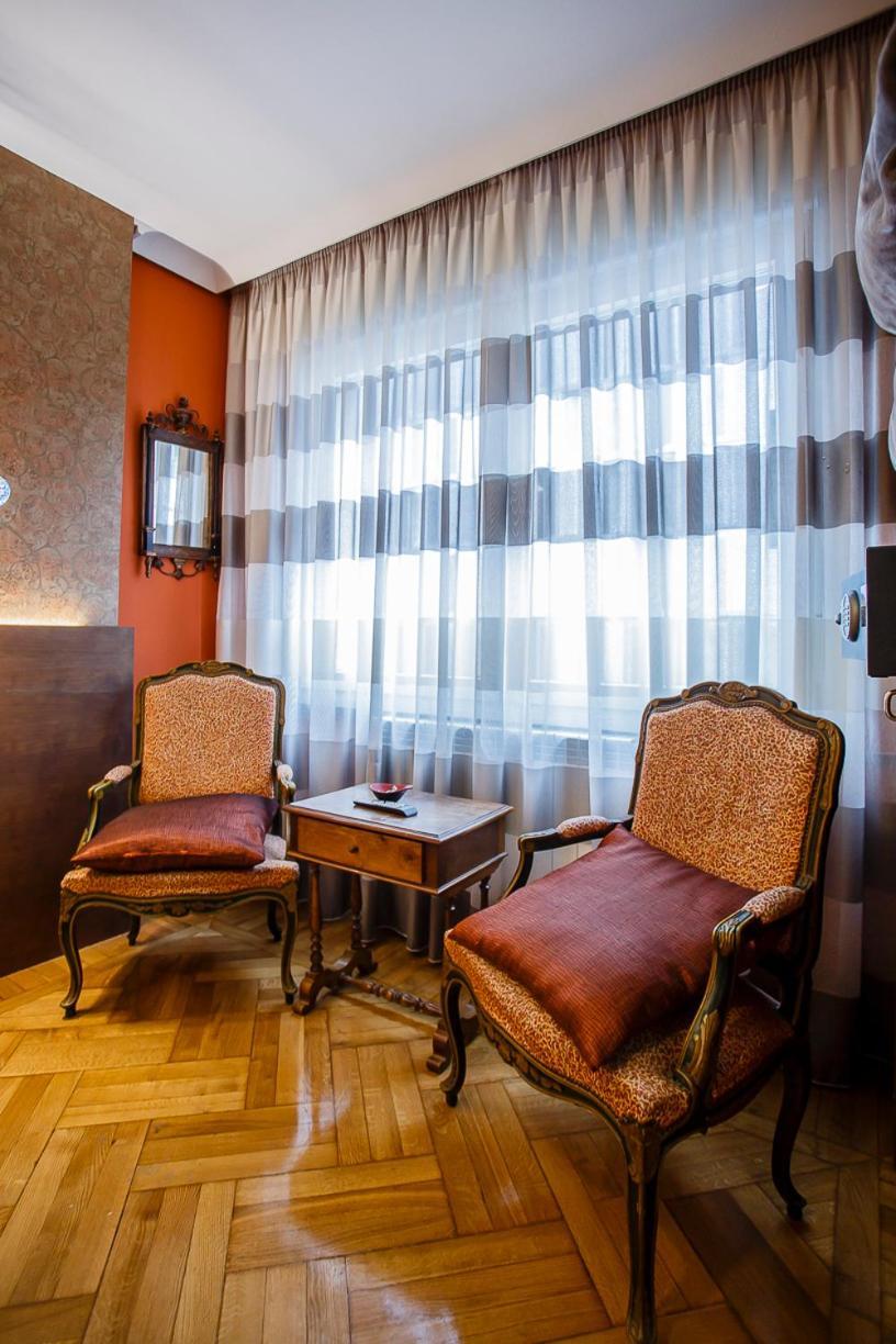 Hostal Rodas 팜플로나 외부 사진