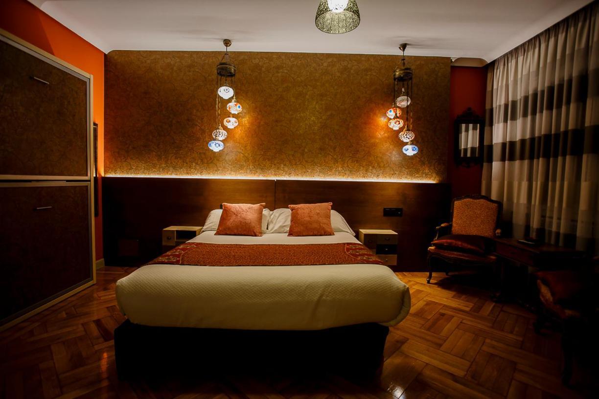 Hostal Rodas 팜플로나 외부 사진