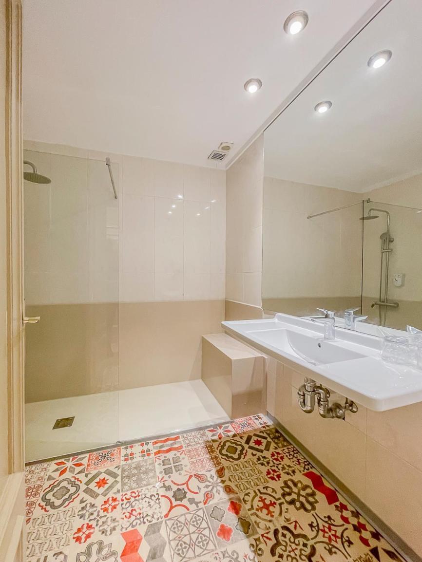 Hostal Rodas 팜플로나 외부 사진