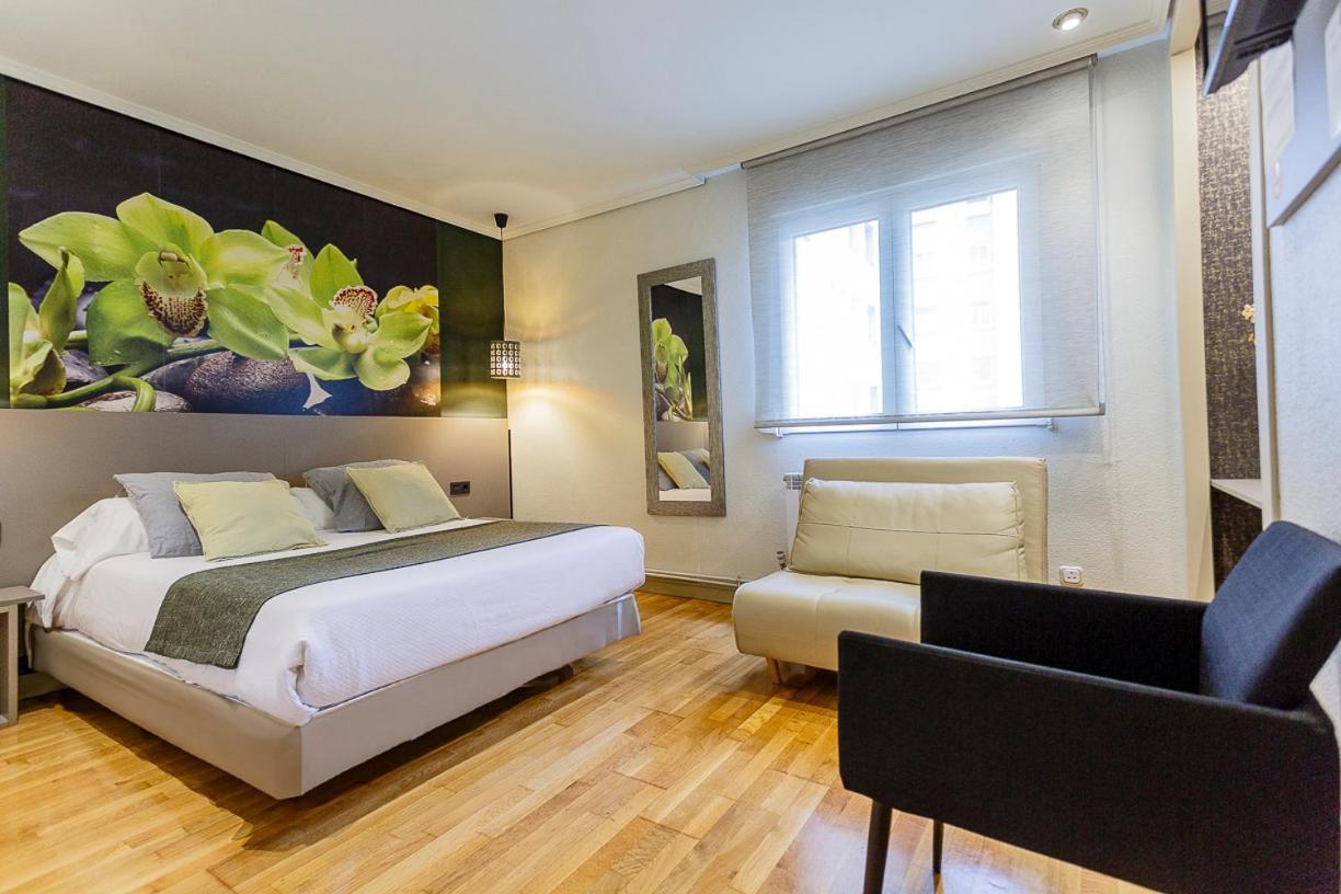 Hostal Rodas 팜플로나 외부 사진