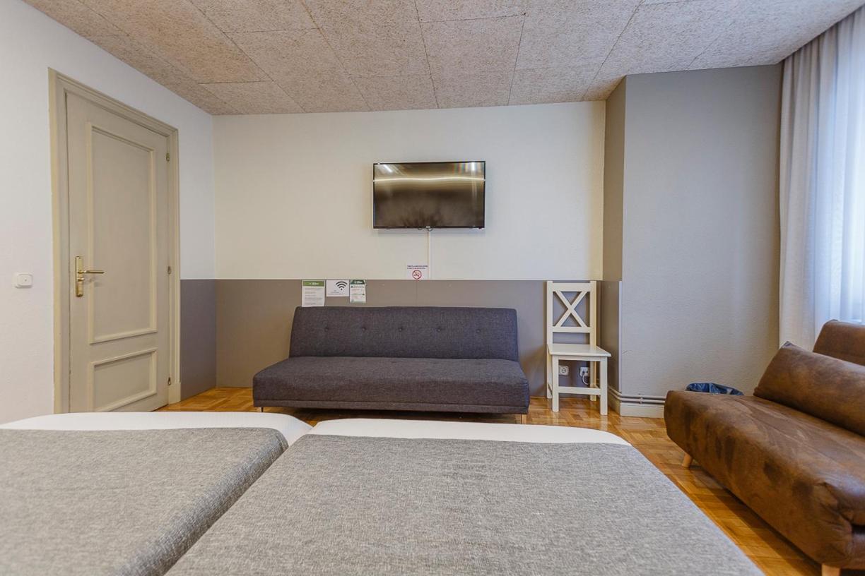 Hostal Rodas 팜플로나 외부 사진