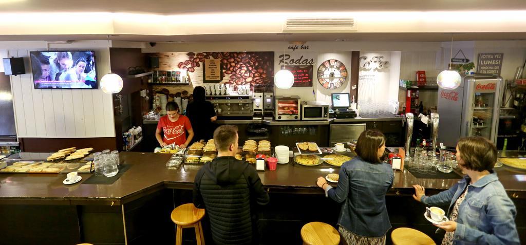 Hostal Rodas 팜플로나 외부 사진